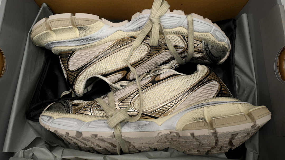 Balenciaga Runner Sneaker Pla Tinum