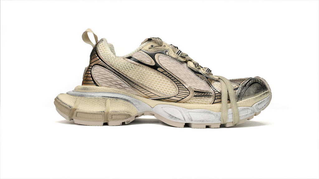 Balenciaga Runner Sneaker Pla Tinum