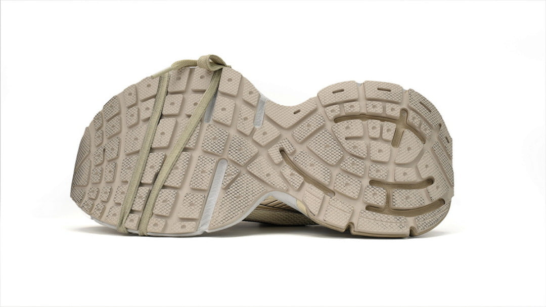 Balenciaga Runner Sneaker Pla Tinum