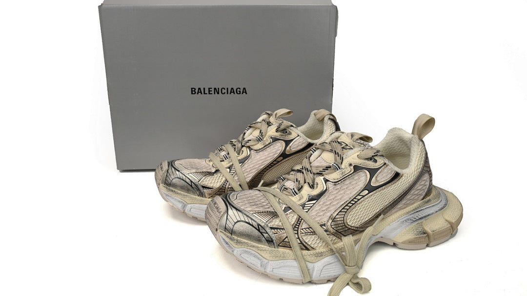 Balenciaga Runner Sneaker Pla Tinum