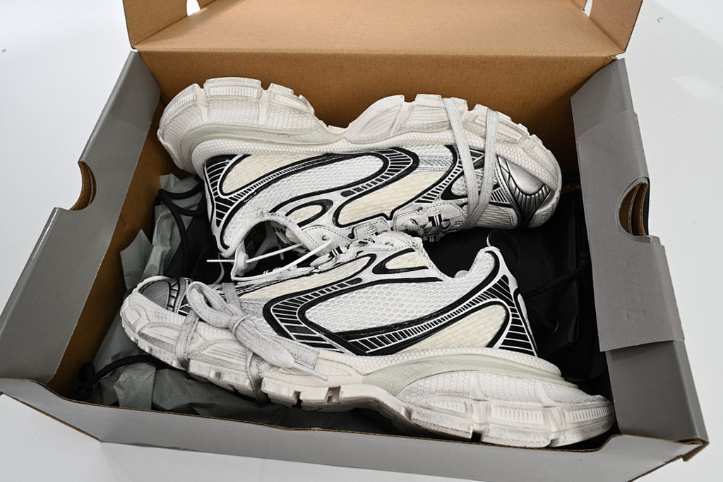 Balenciaga Runner Sneaker Silver Rice White Black