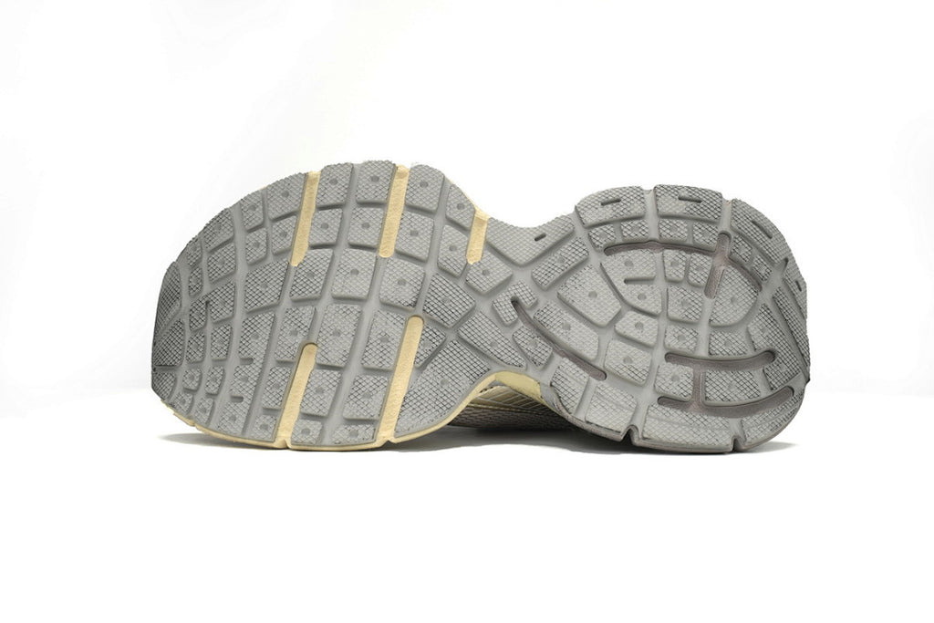 Balenciaga Runner Sneaker Champagne ice velvet