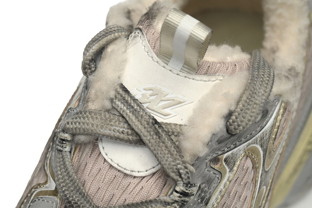 Balenciaga Runner Sneaker Champagne ice velvet