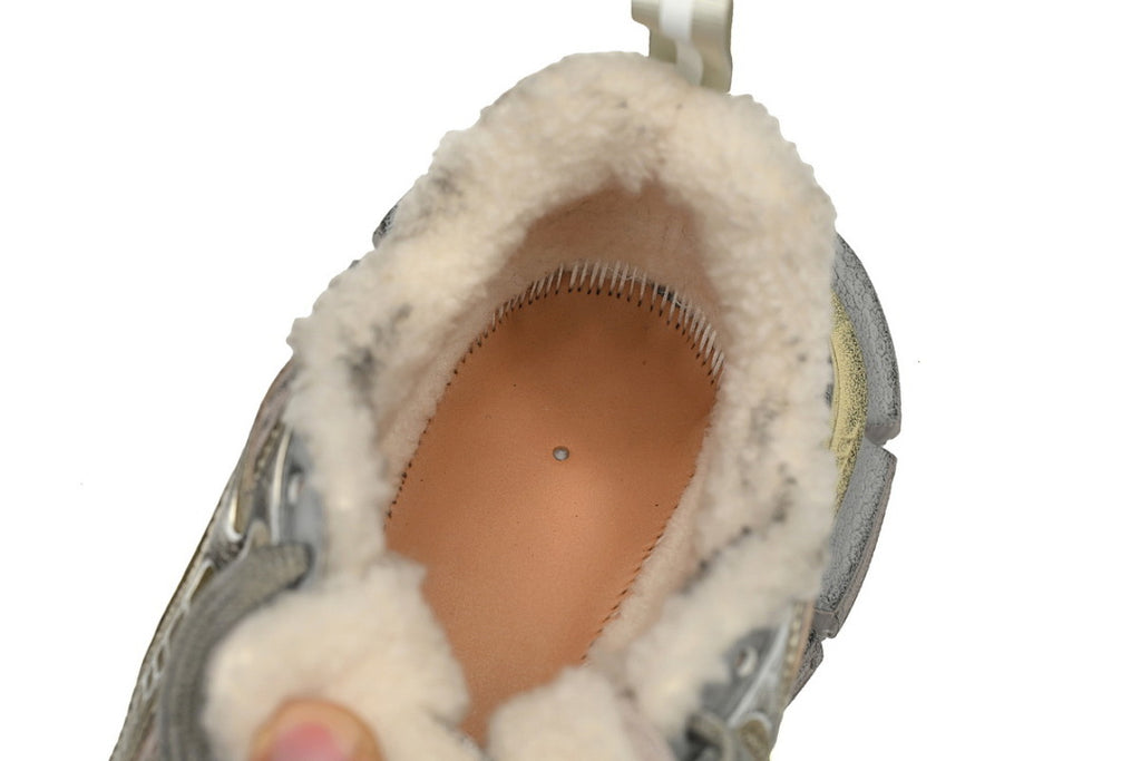 Balenciaga Runner Sneaker Champagne ice velvet