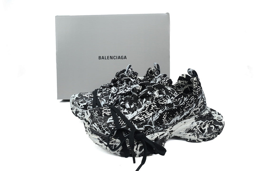 Balenciaga Runner Sneaker Luminous Black Graffiti