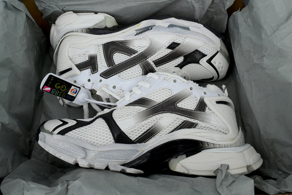 Balenciaga Runner Sneaker 'Gradient - White Black'