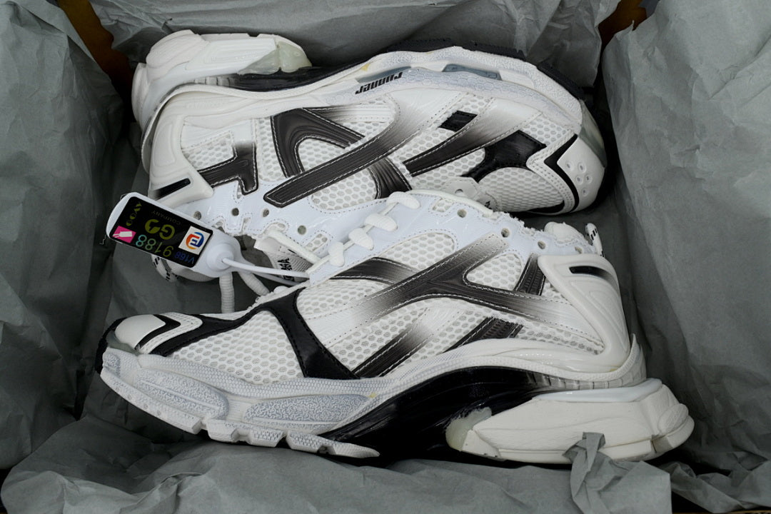 Balenciaga Runner Sneaker 'Gradient - White Black'